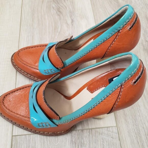 Dolce and  Gabbana block heel loafer heels - Picture 2 of 6